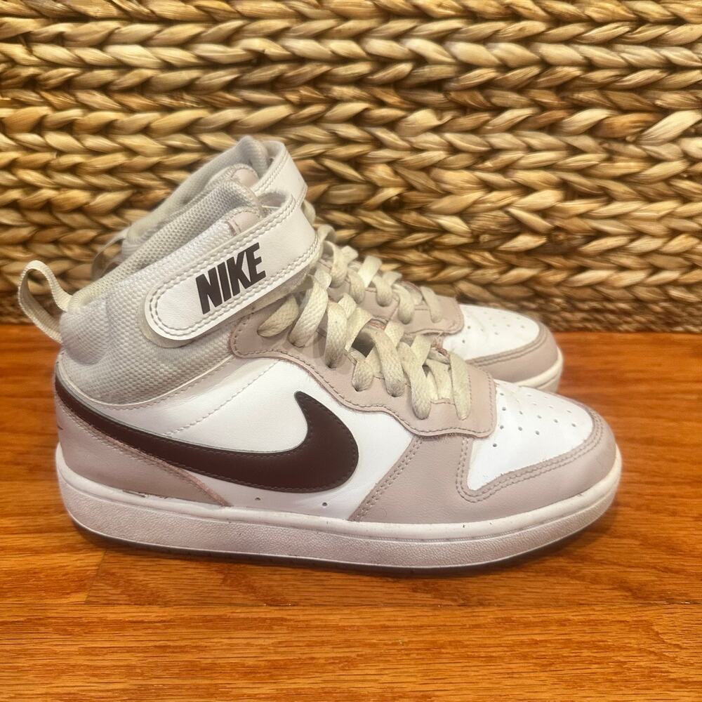 Nike Court Borough Mid 2 Kids sz 5.5